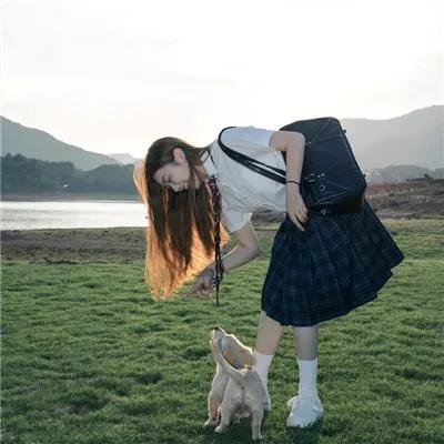 镜内情谜